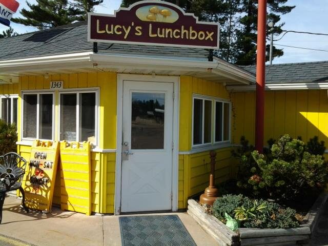 Lucys Lunchbox Sign.jpg